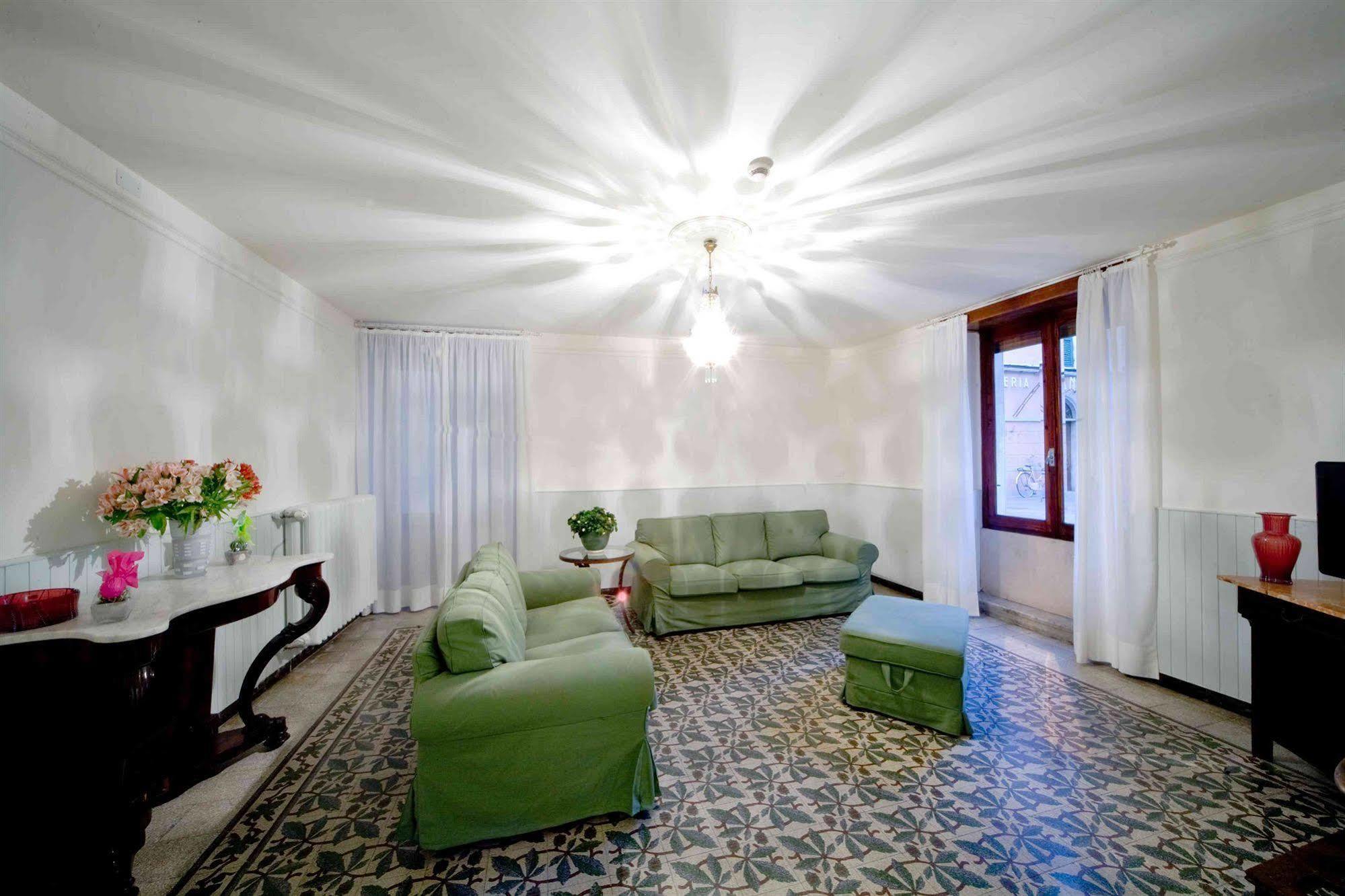 Hotel Europa Леванто Екстер'єр фото